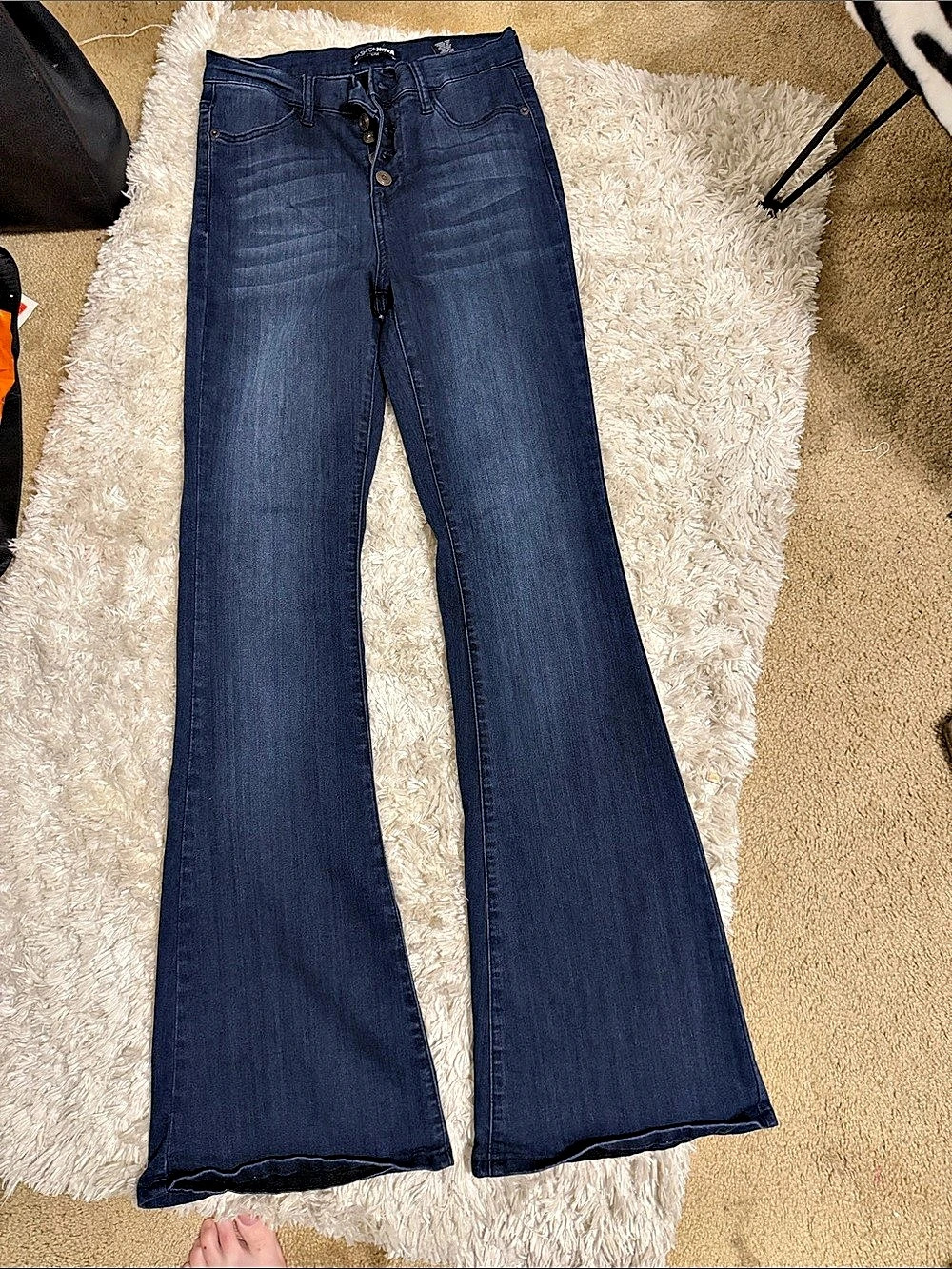 Fashion Nova Women's Flare Jeans in Blue Waist 26 32 inseam